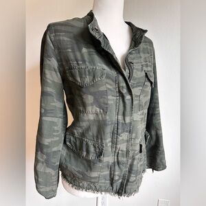 Sanctuary Lightweight Camo Button & Zip Jacket Sz XS